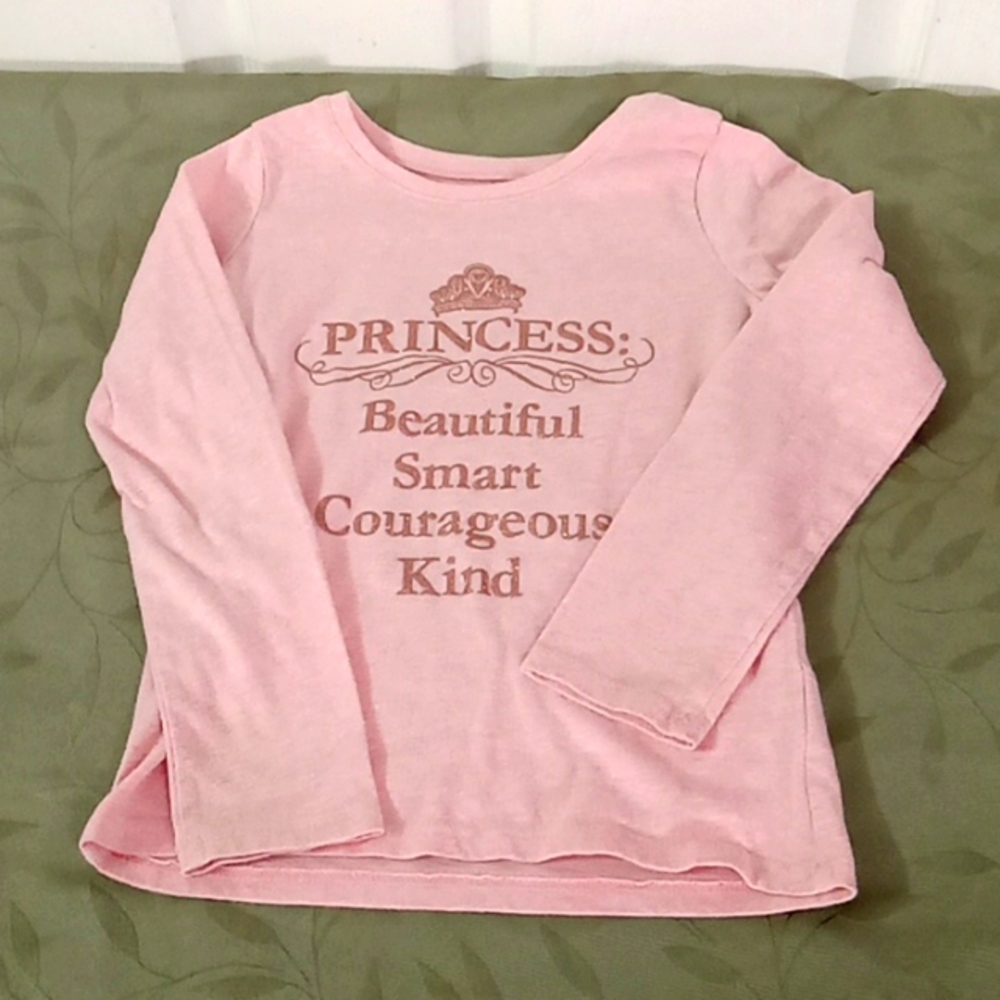 SET OF NINE PIECES OF TODDLER CLOTHING
